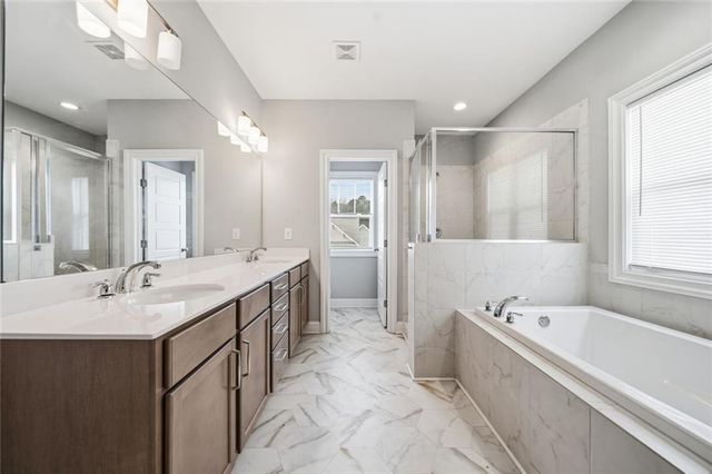 1763 Stone Hedge NW Drive, Atlanta, GA 30318