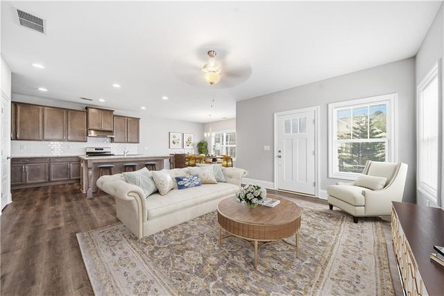 1763 Stone Hedge NW Drive, Atlanta, GA 30318