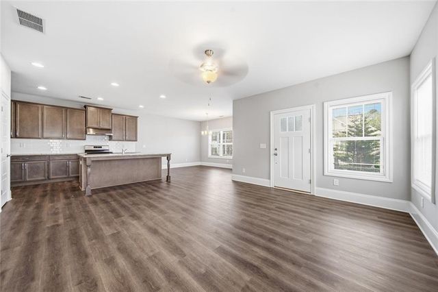 1763 Stone Hedge NW Drive, Atlanta, GA 30318