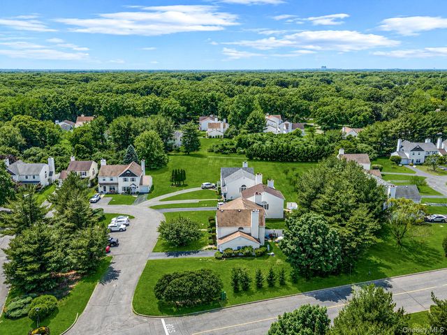 1 Thrush Path, Coram, NY 11727