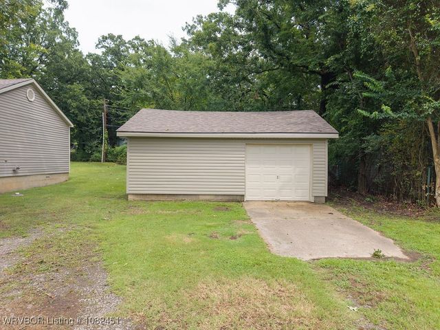 4105 S 21 Street, Fort Smith, AR 72903