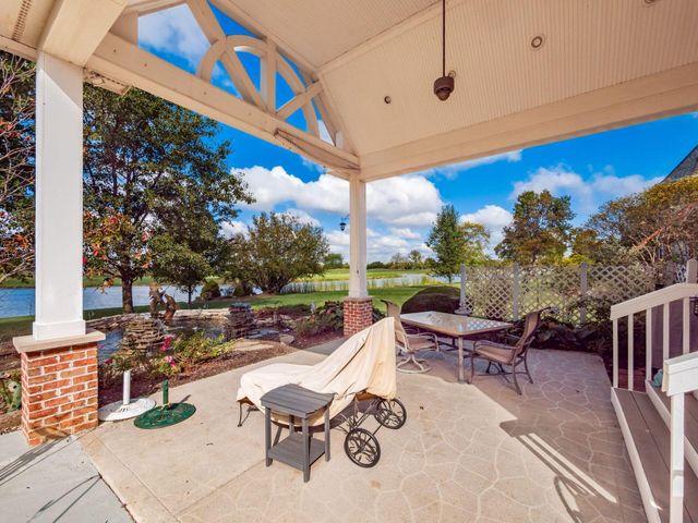 229 Players Club Court, Commercial Point, OH 43116