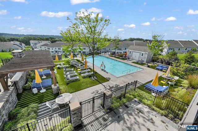 41 Sequoia Drive, Cedar Grove, NJ 07009