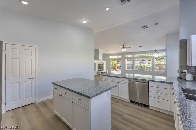 7411 Bridlehorne Avenue, Las Vegas, NV 89131