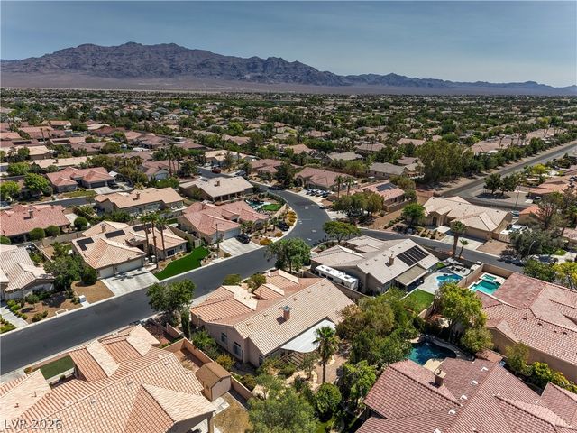 7411 Bridlehorne Avenue, Las Vegas, NV 89131