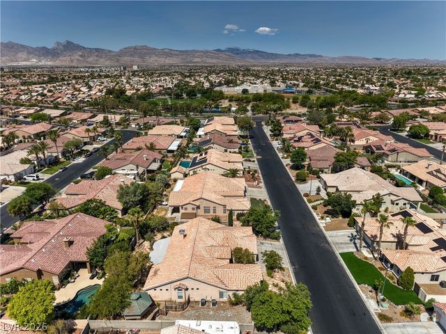 7411 Bridlehorne Avenue, Las Vegas, NV 89131