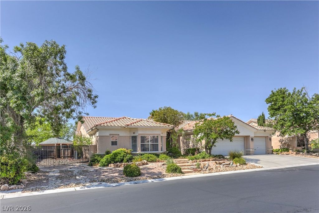 7411 Bridlehorne Avenue, Las Vegas, NV 89131 — photo 3