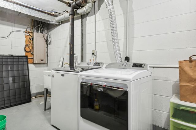 1860 Mcmenemy Street E, Maplewood, MN 55117