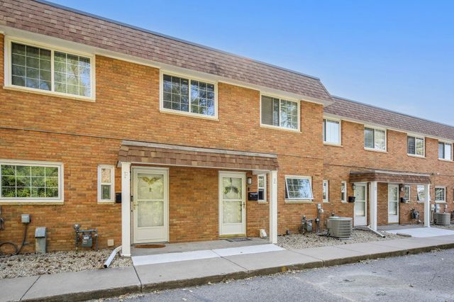 1860 Mcmenemy Street E, Maplewood, MN 55117