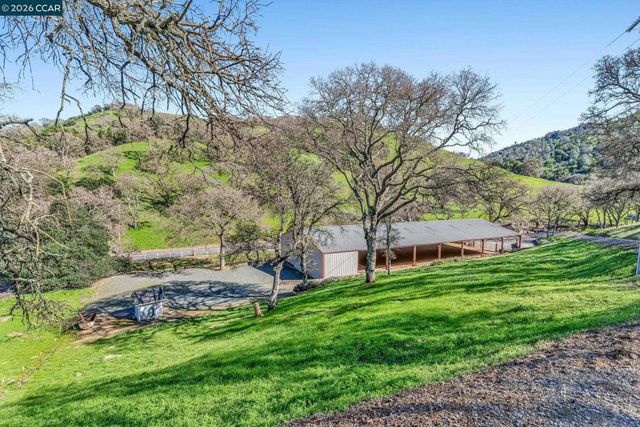 2000 Curry Canyon Rd, Clayton, CA 94517
