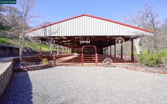 2000 Curry Canyon Rd, Clayton, CA 94517