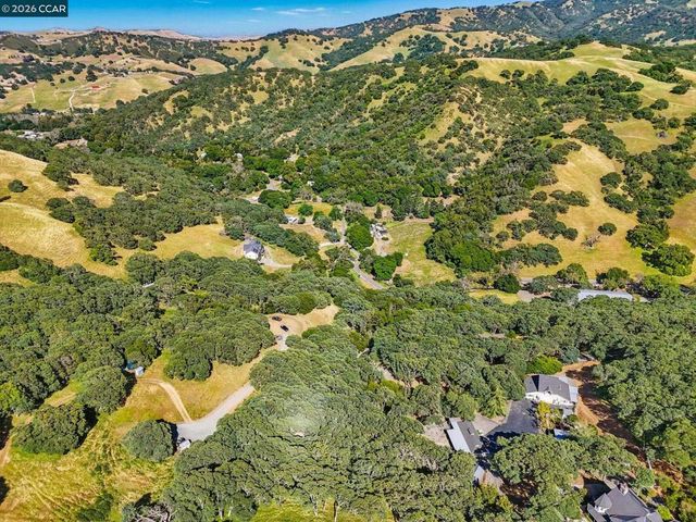 2000 Curry Canyon Rd, Clayton, CA 94517