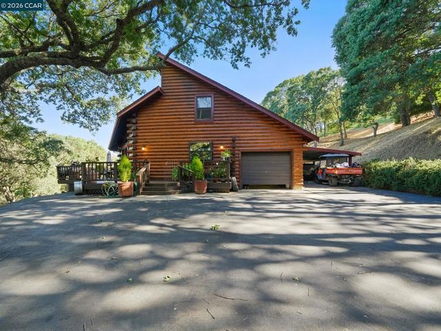 2000 Curry Canyon Rd, Clayton, CA 94517