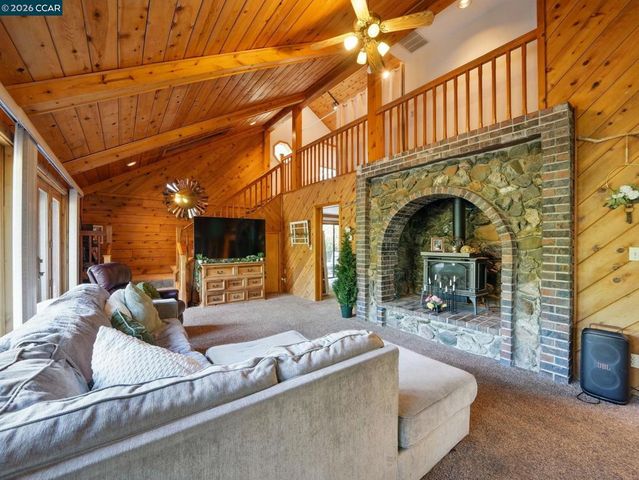 2000 Curry Canyon Rd, Clayton, CA 94517