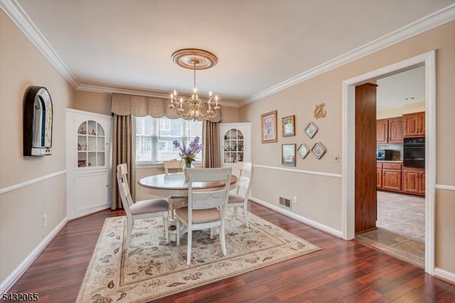 866 Crescent Dr, Rahway City, NJ 07065