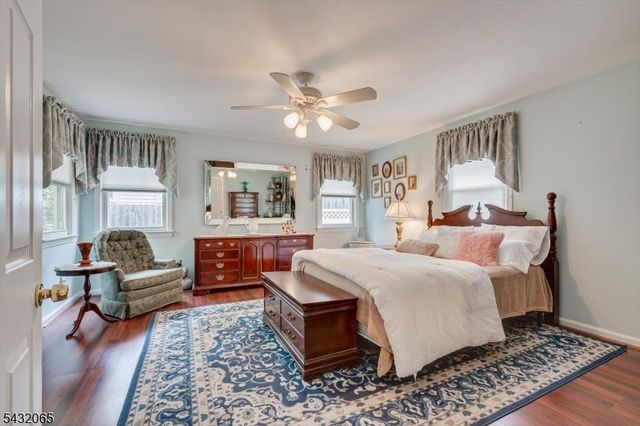 866 Crescent Dr, Rahway City, NJ 07065