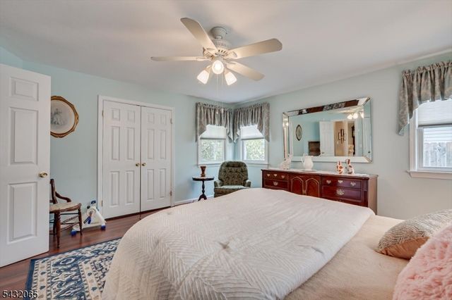866 Crescent Dr, Rahway City, NJ 07065