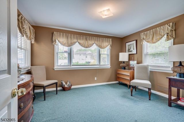 866 Crescent Dr, Rahway City, NJ 07065