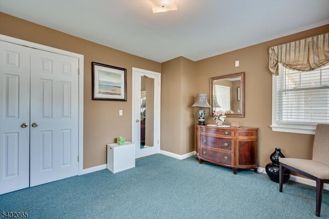 866 Crescent Dr, Rahway City, NJ 07065