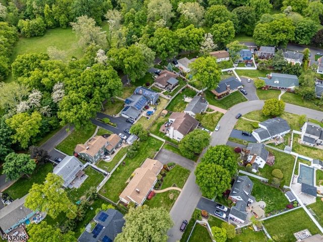 866 Crescent Dr, Rahway City, NJ 07065