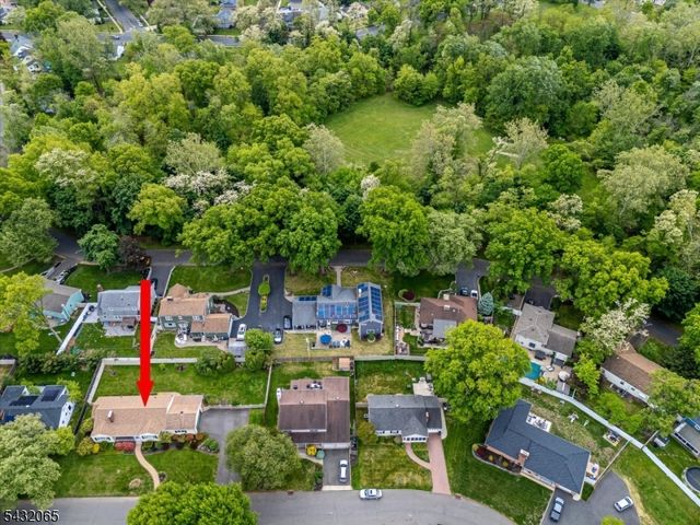 866 Crescent Dr, Rahway City, NJ 07065