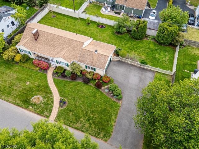 866 Crescent Dr, Rahway City, NJ 07065