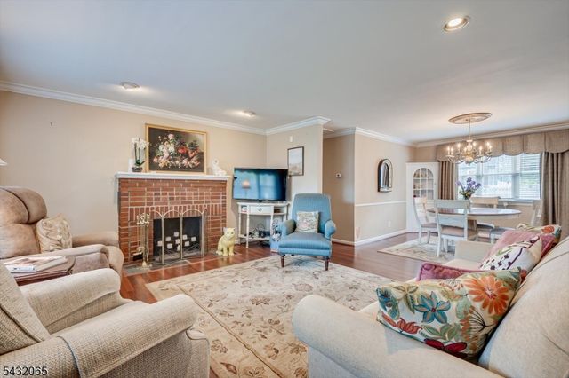 866 Crescent Dr, Rahway City, NJ 07065