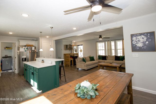 315 Pickett Circle, Vass, NC 28394