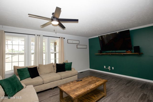 315 Pickett Circle, Vass, NC 28394