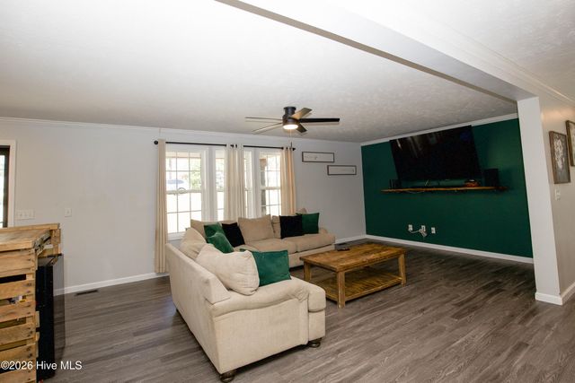 315 Pickett Circle, Vass, NC 28394