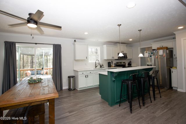 315 Pickett Circle, Vass, NC 28394
