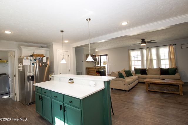 315 Pickett Circle, Vass, NC 28394