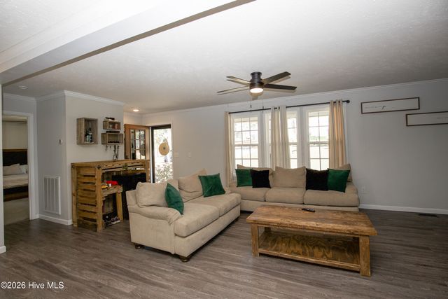 315 Pickett Circle, Vass, NC 28394