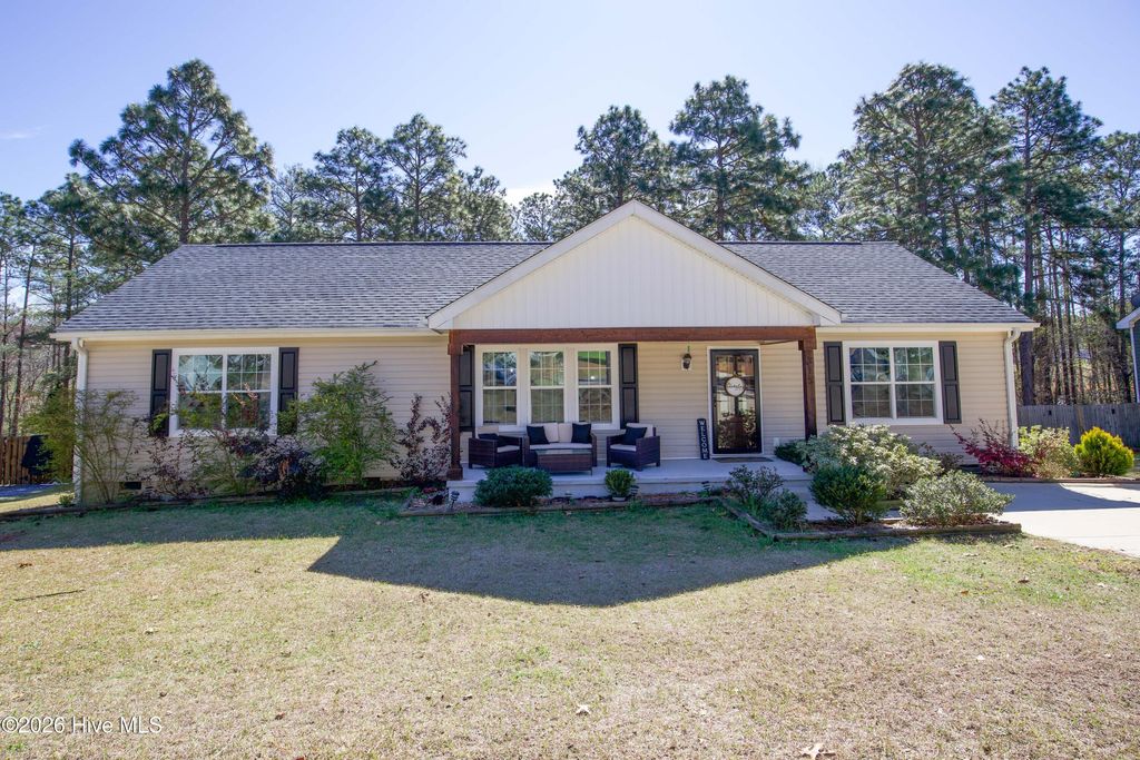 315 Pickett Circle, Vass, NC 28394