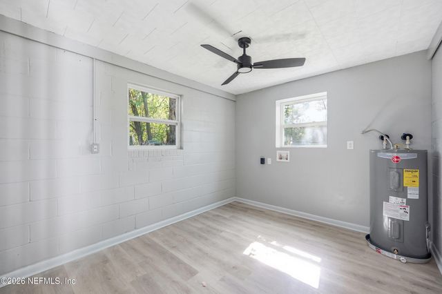 6124 WOODSIDE Drive, Jacksonville, FL 32210