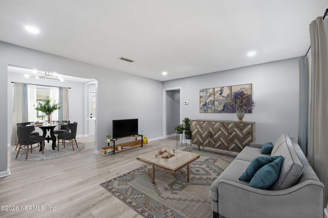 6124 WOODSIDE Drive, Jacksonville, FL 32210