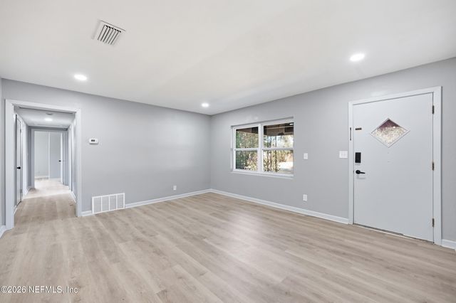 6124 WOODSIDE Drive, Jacksonville, FL 32210