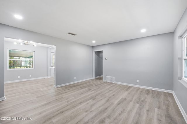 6124 WOODSIDE Drive, Jacksonville, FL 32210