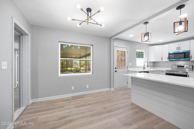 6124 WOODSIDE Drive, Jacksonville, FL 32210