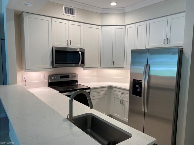 1149 Winding Pines CIR # 104, Cape Coral, FL 33909
