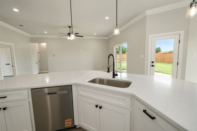 509 Limestone Circle, Mabank, TX 75147
