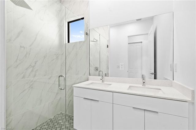 1247 Kismet PKWY W, Cape Coral, FL 33993