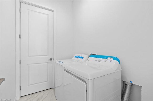 1247 Kismet PKWY W, Cape Coral, FL 33993