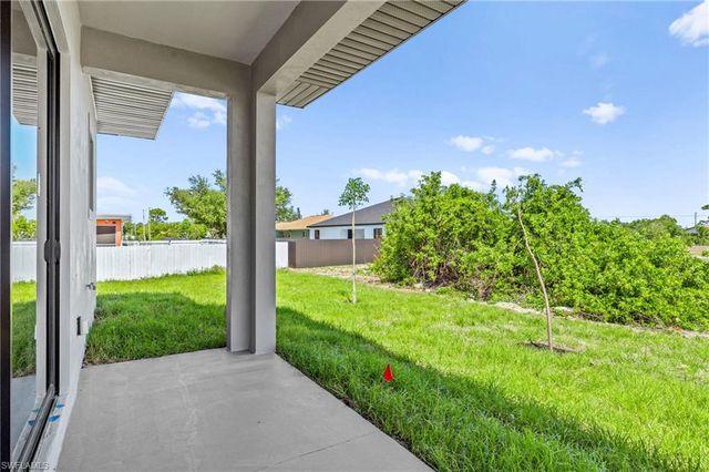 1247 Kismet PKWY W, Cape Coral, FL 33993