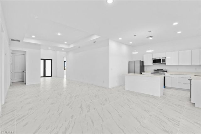 1247 Kismet PKWY W, Cape Coral, FL 33993