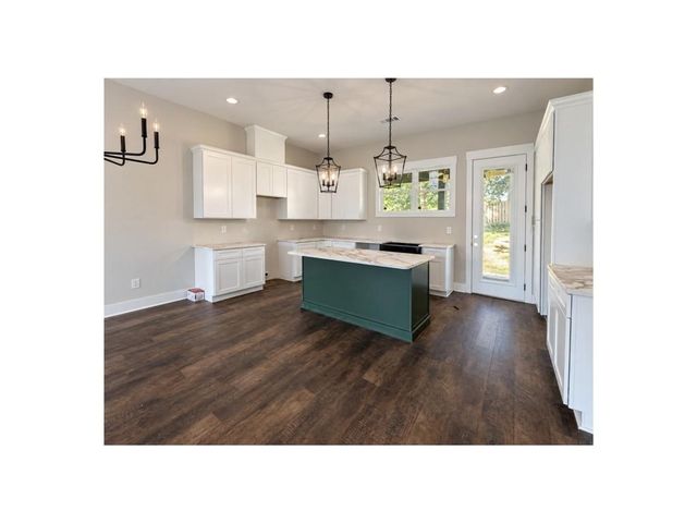 373 Stonington Drive, Mount Airy, GA 30563