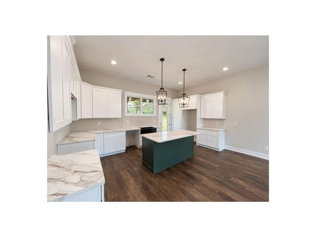 373 Stonington Drive, Mount Airy, GA 30563