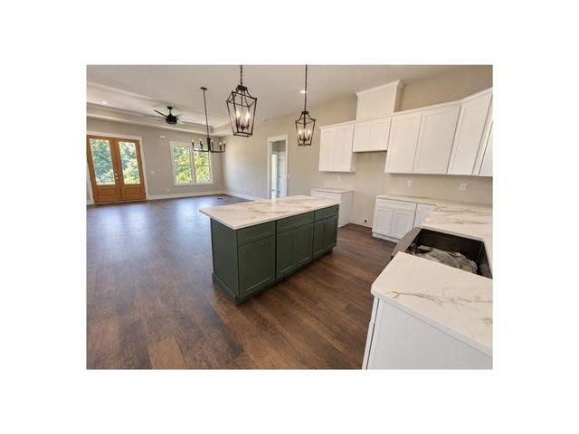 373 Stonington Drive, Mount Airy, GA 30563