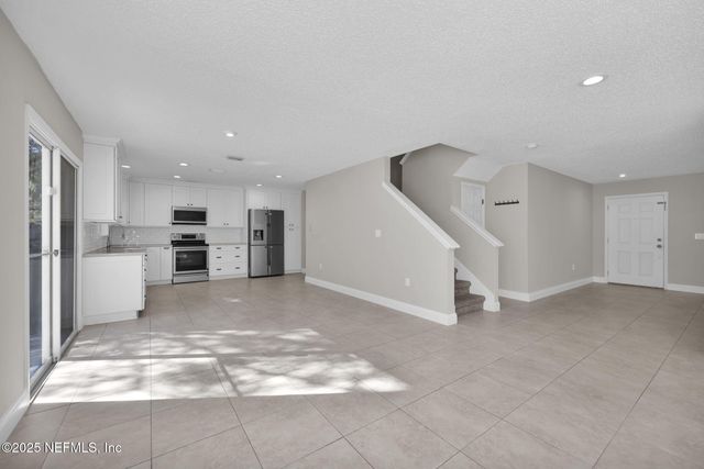 1154 DAWN CREEK Court, Jacksonville, FL 32218