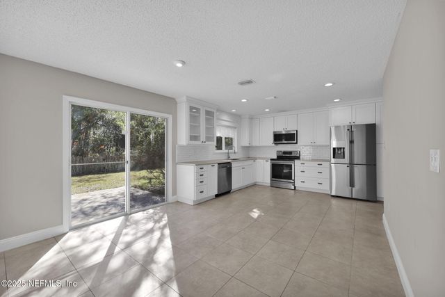 1154 DAWN CREEK Court, Jacksonville, FL 32218